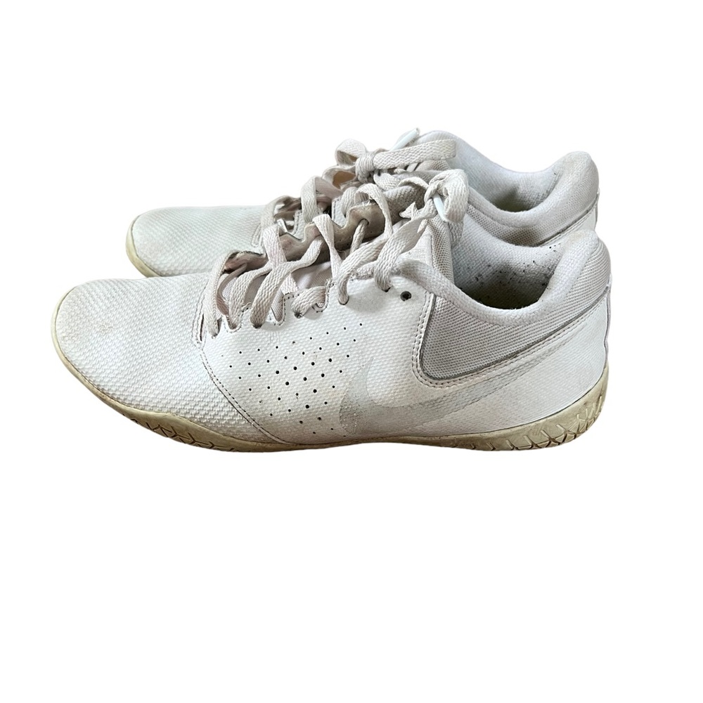 Nike cheer tennis shoes